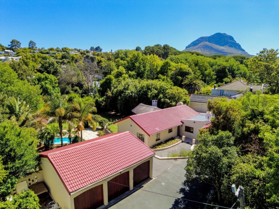 To Let 4 Bedroom Property for Rent in Helderberg Estate Western Cape